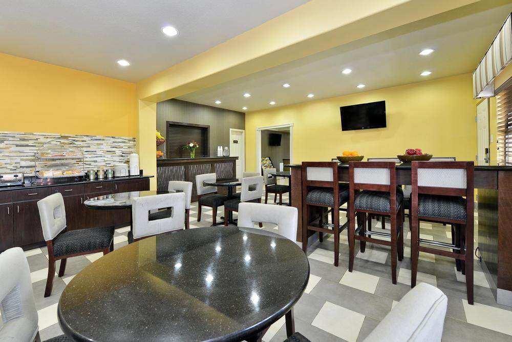 Best Western La Place Inn Zewnętrze zdjęcie